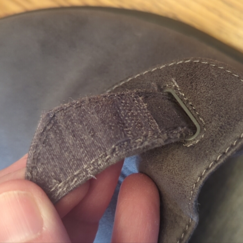 Cloudsteppers Clarks Soft Cushion Grey Loafers Hook & Loop Closure Women's 9.5M - Picture 9 of 10